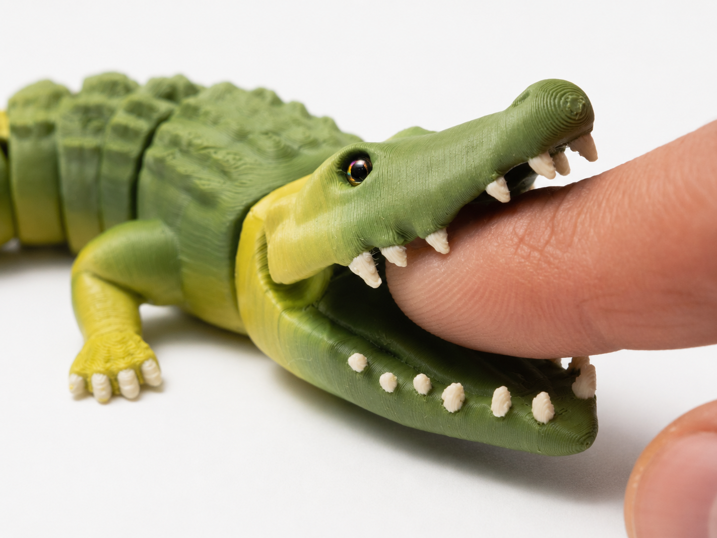 Figurine crocodile articulé réaliste imprimée en 3D, flexible et détaillée pour décoration