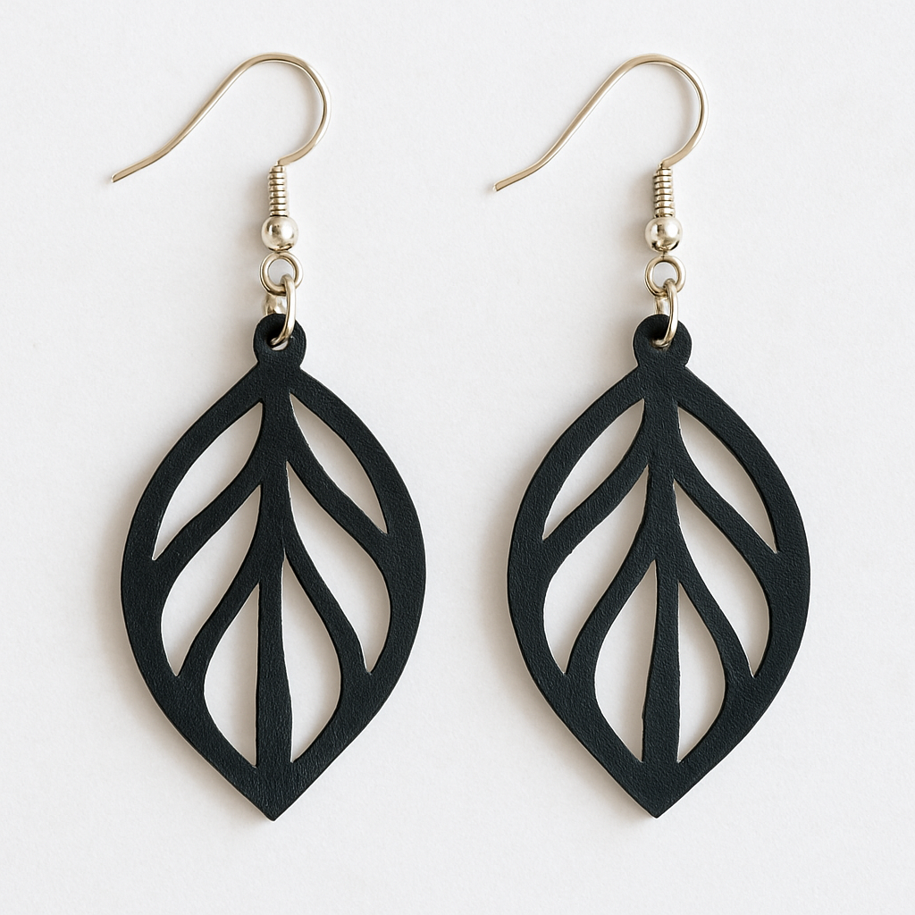 Boucles d’oreilles Feuille Végétale légères en PLA noire avec attache argent 925, design végétal ajouré.