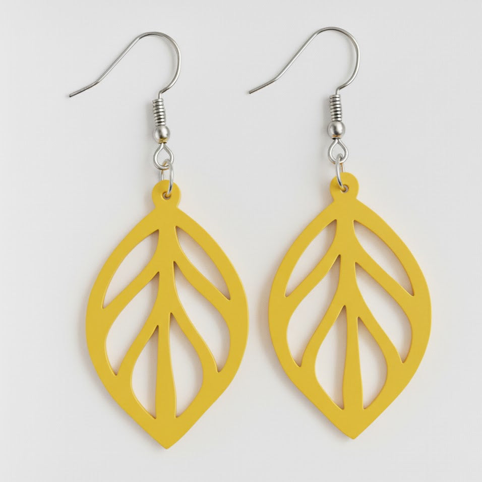 Boucles d’oreilles Feuille Végétale jaunes en PLA léger, design ajouré et attaches argentées, style naturel et moderne